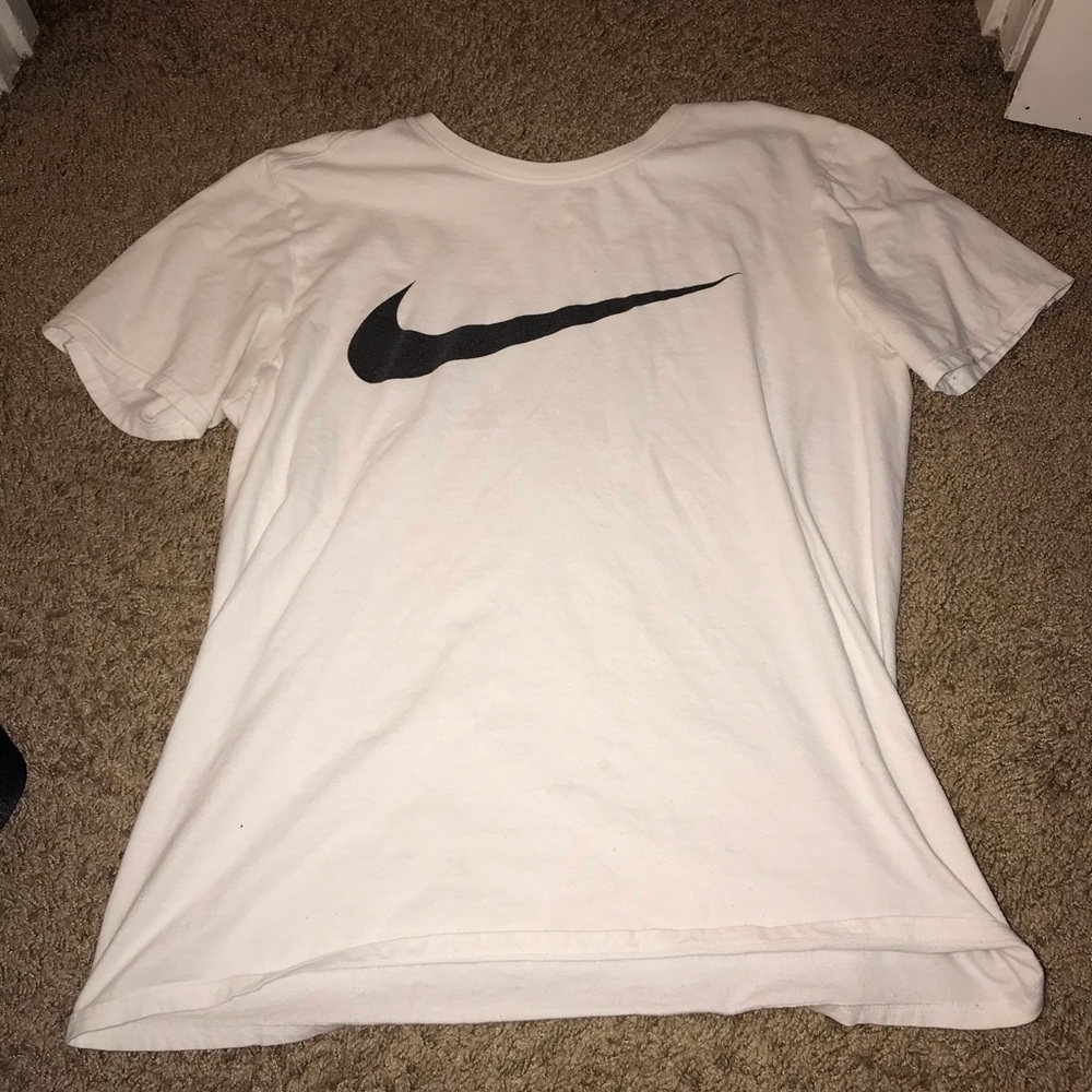 A white nike shirt